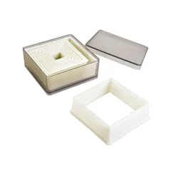 9 Découpoirs Carres Lisses Assortis